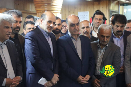 حضور استاندار گیلان در موزه چای لاهیجان و ادای احترام به پدر چای ایران