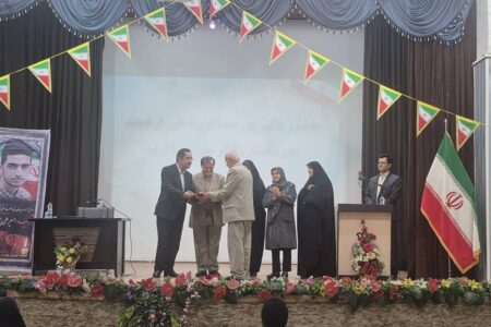 تجلیل از دکتر حسین پورخصالیان خیر مدرسه‌ساز در لاهیجان / تأکید بر قناعت، محیط‌زیست و تربیت نسل آینده