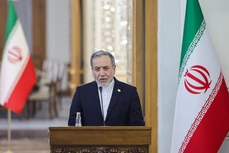 واکنش عراقچی به ادعاهای ترامپ: با مدرک صحبت کنید