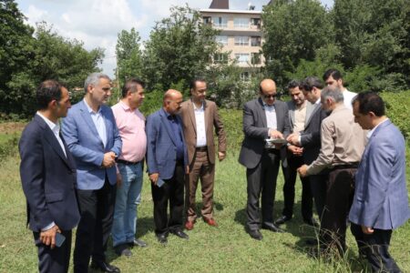 شهردار لاهیجان از تملک دو قطعه زمین در مسیر بلوار دکتر حکیم زاده به دانشگاه خبر داد