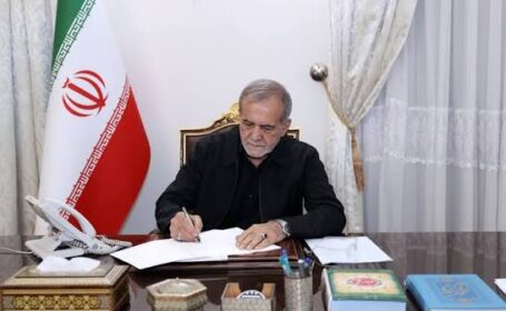 پیام تسلیت رئیسجمهور در پی رحلت آیتالله قربانی لاهیجی پیام تسلیت رئیسجمهور در پی رحلت آیتالله قربانی لاهیجی